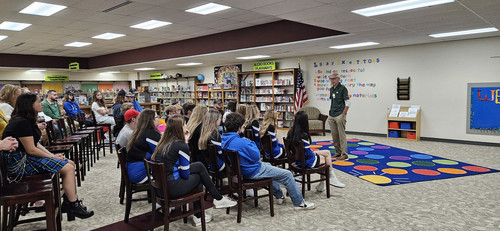 Govenor Evers visits the Junior Goverment students.